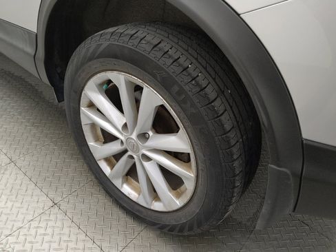 Used 2018 Nissan Rogue Sport SV FWD image 31