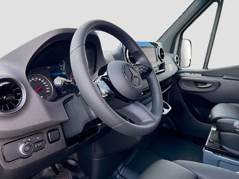 New 2025 Mercedes-Benz Sprinter 2500 image 10