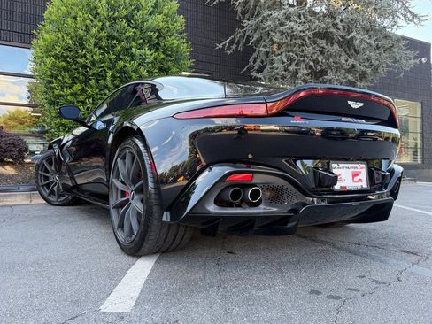 Used 2019 Aston Martin V8 Vantage Coupe RWD image 19