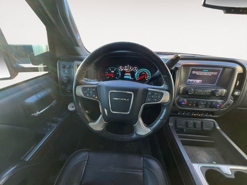 Used 2019 GMC Sierra 2500 Denali w/ Duramax Plus Package image 12