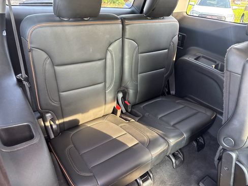 Used 2021 GMC Acadia AT4 w/ Technology Package AWD/4WD image 13