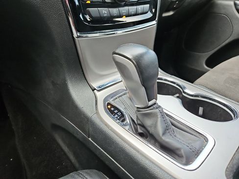 Used 2019 Jeep Grand Cherokee Altitude RWD image 10