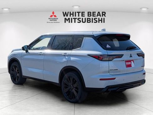 New 2026 Mitsubishi Outlander LE AWD/4WD image 2