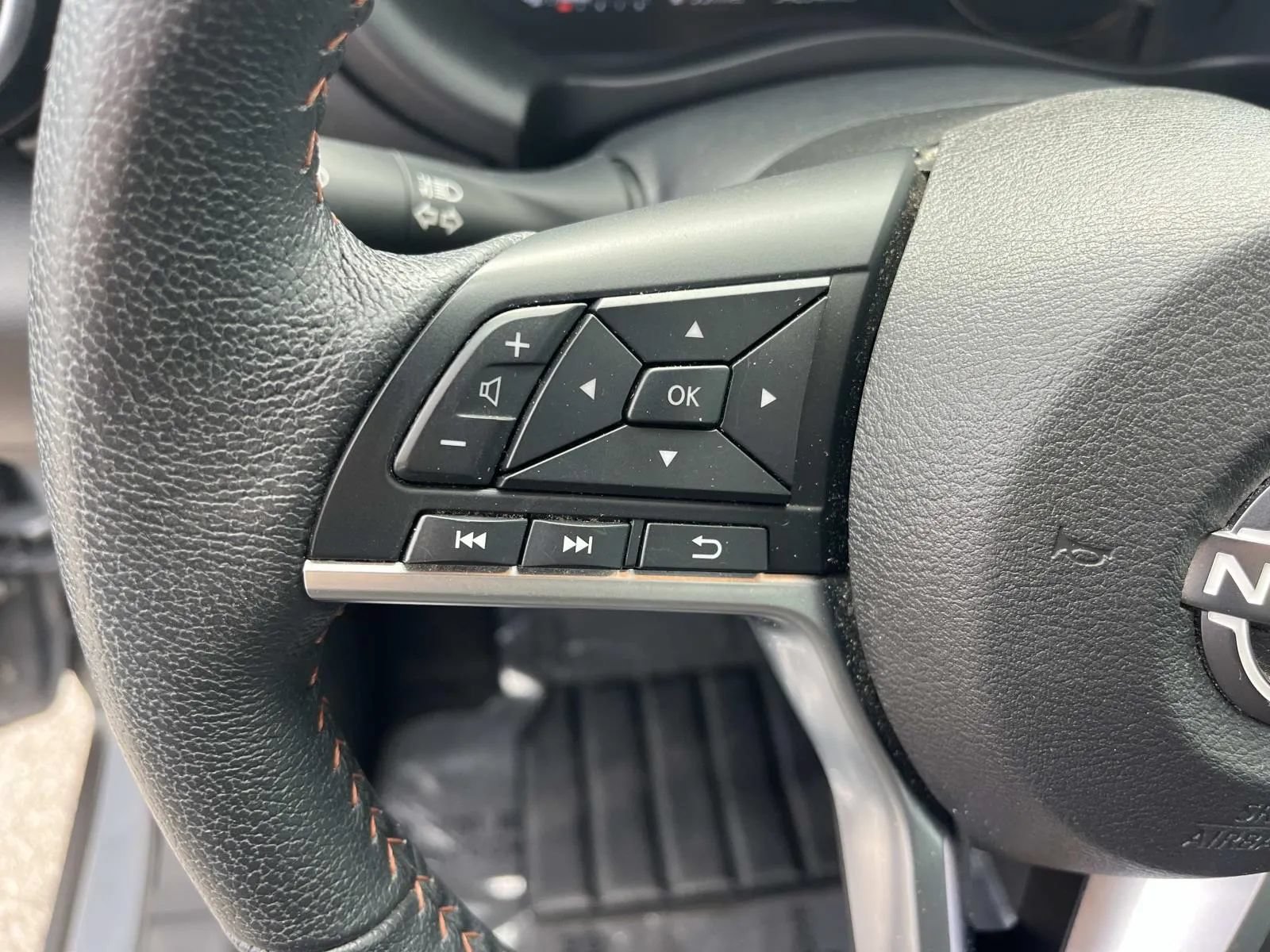 Used 2024 Nissan Kicks SR FWD image 30