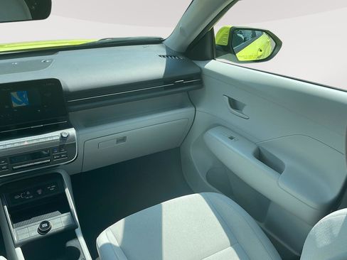Used 2024 Hyundai Kona SE FWD image 17