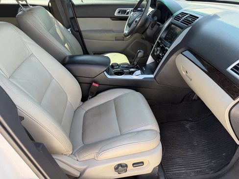 Used 2014 Ford Explorer Limited AWD/4WD image 21