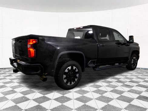 Used 2020 Chevrolet Silverado 2500 Custom w/ Custom Value Package image 16