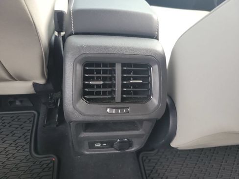 Used 2021 Volkswagen Tiguan SE FWD image 20