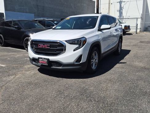 Used 2019 GMC Terrain SLE FWD image 1