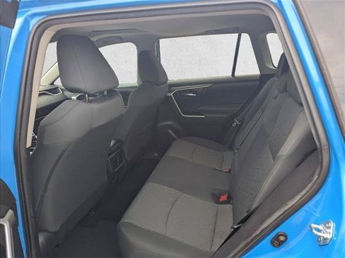 Certified 2021 Toyota RAV4 XLE w/ Convenience Package FWD image 18