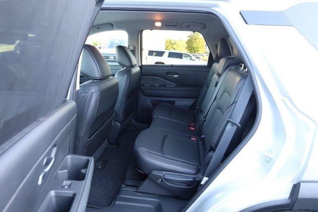 Certified 2023 Nissan Pathfinder SL AWD/4WD image 28