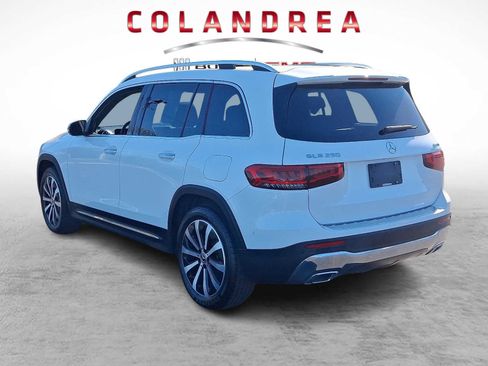 Used 2022 Mercedes-Benz GLB 250 4MATIC image 4