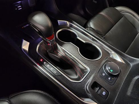 Used 2023 Chevrolet Traverse RS image 41