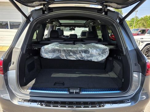 New 2026 Mercedes-Benz GLS 580 4MATIC image 9