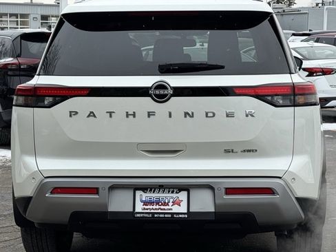 Used 2022 Nissan Pathfinder SL image 16