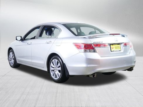 Used 2011 Honda Accord EX-L image 5