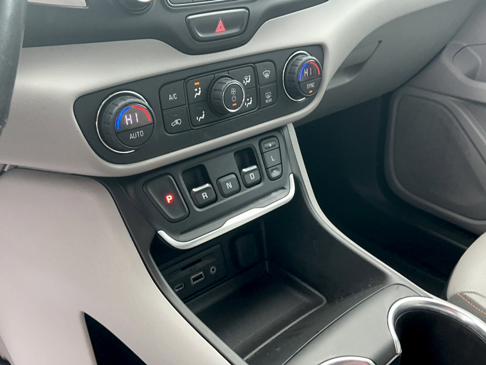 Used 2018 GMC Terrain SLT w/ Preferred Package AWD/4WD image 14