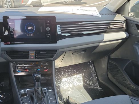 New 2026 Volkswagen Jetta SE FWD image 4