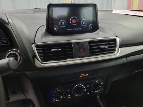 Used 2018 MAZDA MAZDA3 Sport w/ Preferred Equipment Package image 15