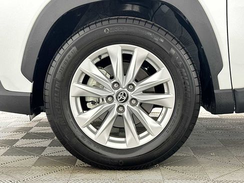 Used 2023 Toyota Corolla Cross LE w/ Black Badges Package (TMS) FWD image 29