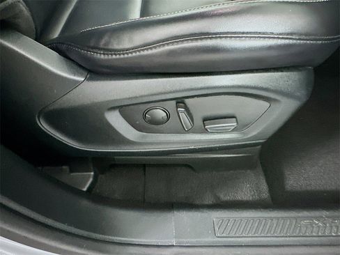 Used 2021 Ford Explorer XLT w/ Equipment Group 202A image 24