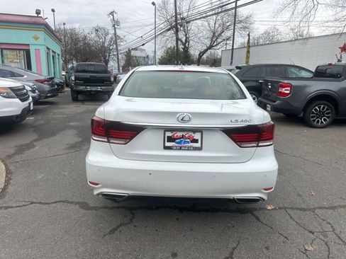 Used 2013 Lexus LS 460 w/ Ultra Luxury Pkg image 4