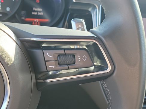 Used 2025 Porsche Macan Turbo image 28