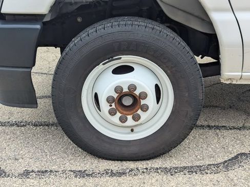 Used 2024 Ford E-450 and Econoline 450 Super Duty RWD image 11