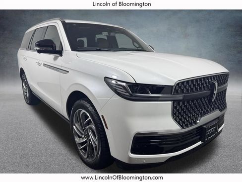 New 2026 Lincoln Navigator Reserve AWD/4WD image 10