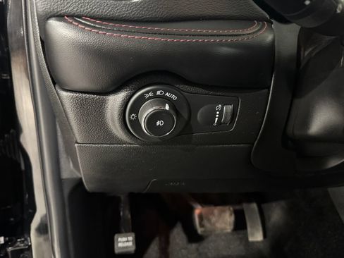 Used 2022 Dodge Durango R/T w/ Blacktop Package AWD/4WD image 39