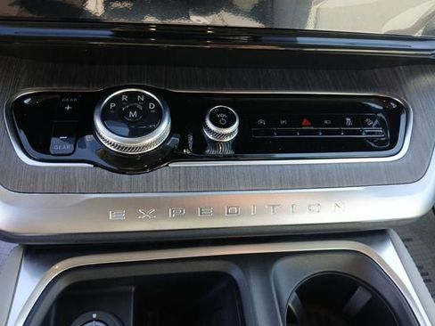 New 2025 Ford Expedition Max Platinum w/ Platinum Ultimate Package AWD/4WD image 22