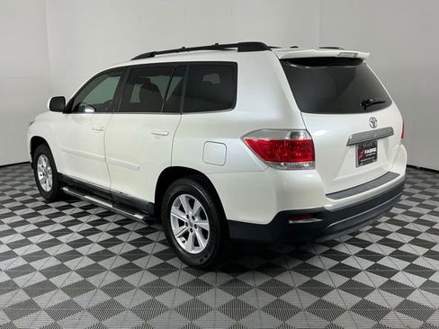 Used 2013 Toyota Highlander SE FWD image 5