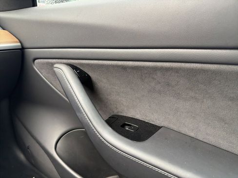 Used 2019 Tesla Model 3 Mid Range image 23