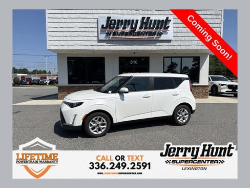 Used 2025 Kia Soul LX w/ LX Technology Package FWD image 1