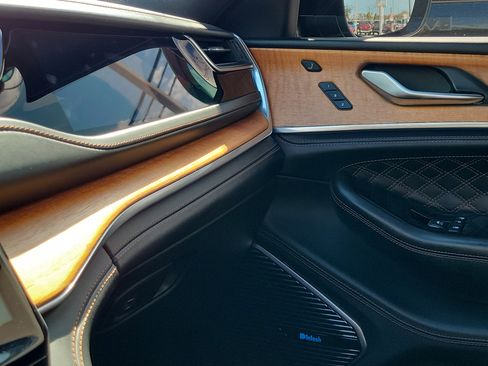 Used 2022 Jeep Grand Cherokee L Summit image 31