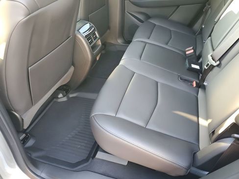 Certified 2025 Cadillac XT5 Sportv w/ Technology Package image 20