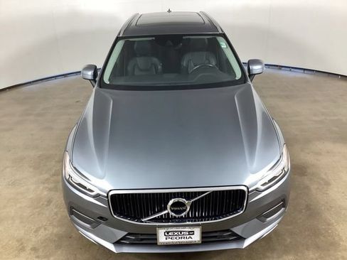 Used 2018 Volvo XC60 T5 Momentum w/ Vision Package AWD/4WD image 4