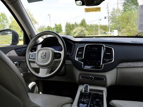 Used 2023 Volvo XC90 B6 Ultimate w/ Protection Package Premier image 17