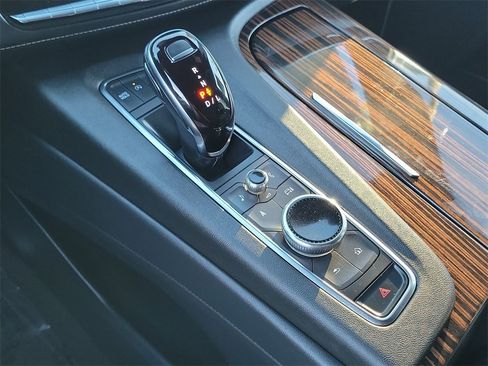 Certified 2024 Cadillac Escalade ESV Luxury image 15