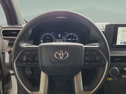 Certified 2025 Toyota 4Runner TRD Off-Road image 11