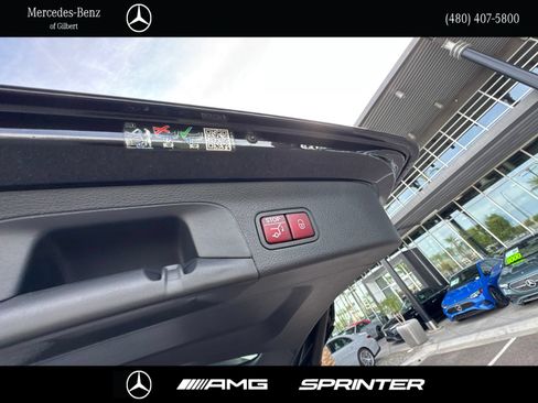 Used 2024 Mercedes-Benz GLS 450 4MATIC image 8