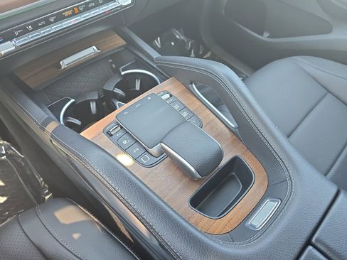 Used 2025 Mercedes-Benz GLE 350 4MATIC image 25