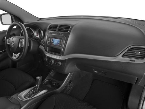 Used 2017 Dodge Journey SXT w/ Comfort/Convenience Group FWD image 19