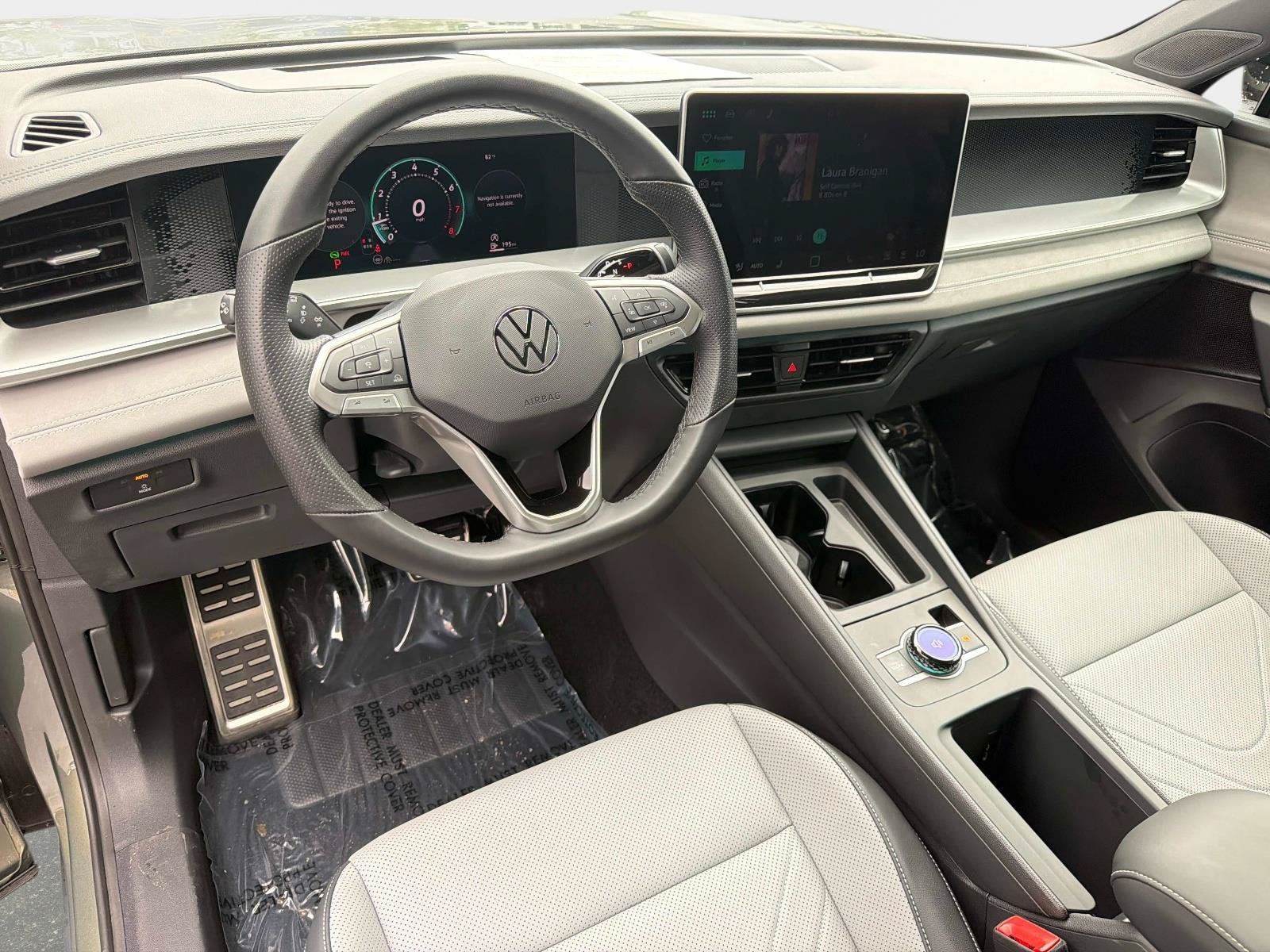 Certified 2026 Volkswagen Tiguan SE R-Line FWD image 21