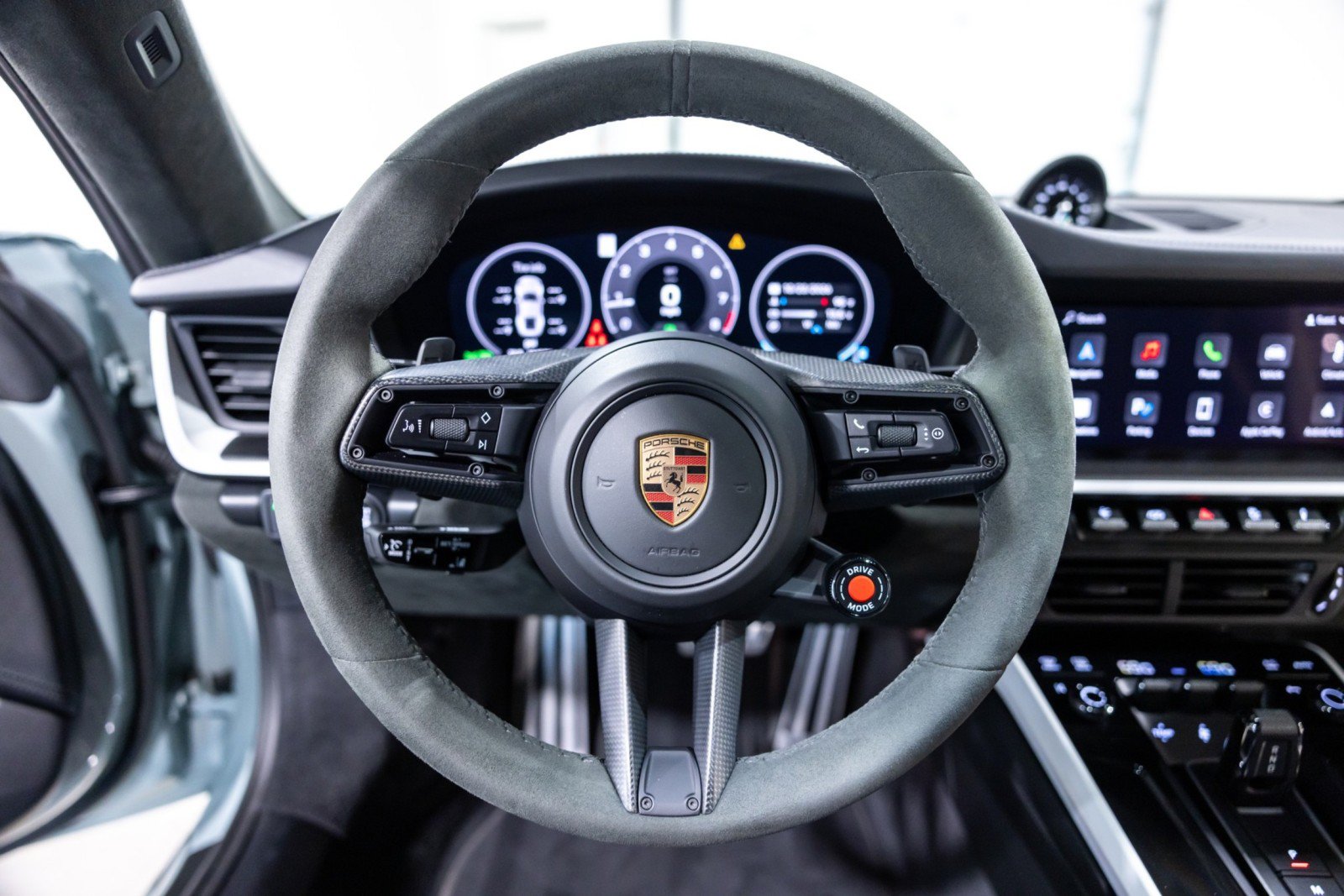 Used 2025 Porsche 911 Carrera GTS RWD image 40