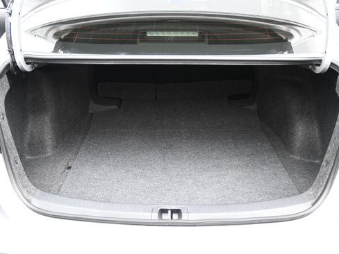 Used 2025 Toyota Corolla LE FWD image 21