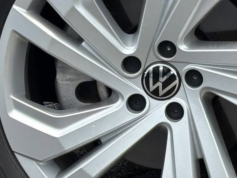 Used 2021 Volkswagen Atlas SE w/ Towing Package AWD/4WD image 10