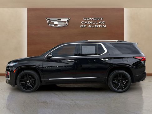 Used 2022 Chevrolet Traverse Premier FWD image 2