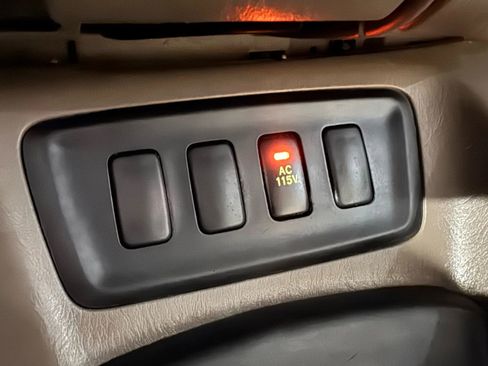 Used 2006 Toyota Sequoia SR5 image 27