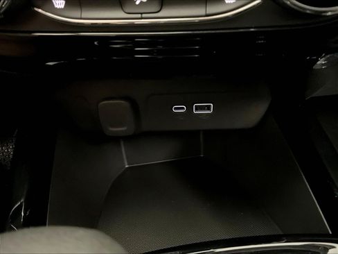Used 2025 Chevrolet Trax LT w/ Driver Confidence Package FWD image 16